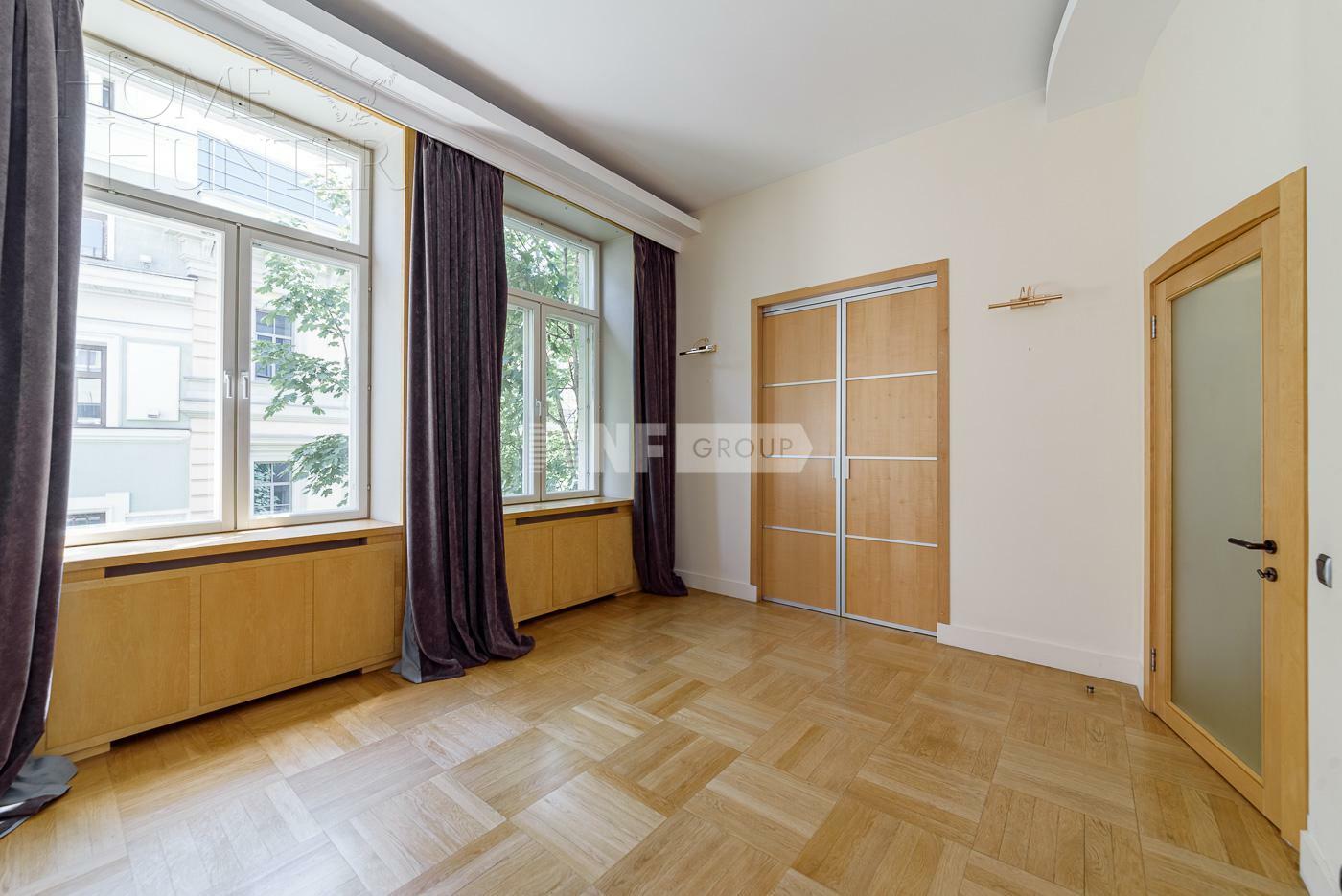 6-КОМН. КВАРТИРА С ОТДЕЛКОЙ 350 М² НА 4 ЭТАЖЕ