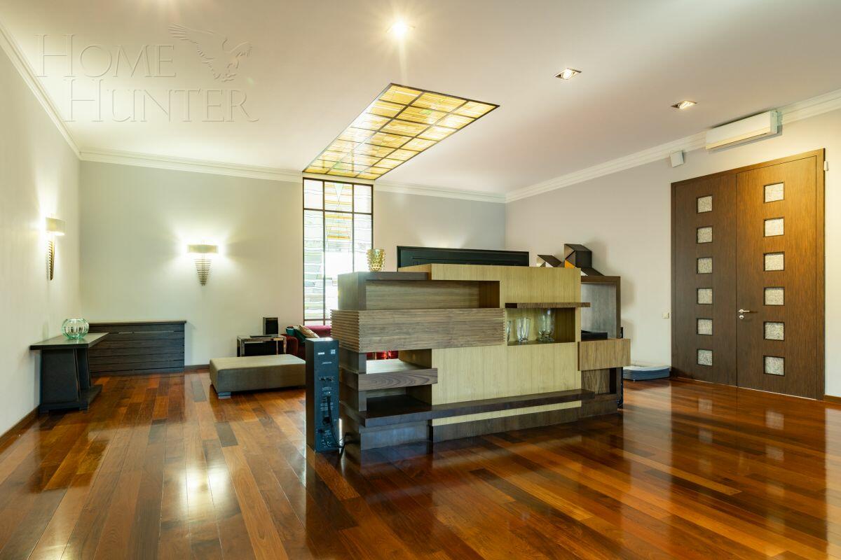 2-этажный коттедж 2 125 м² с отделкой