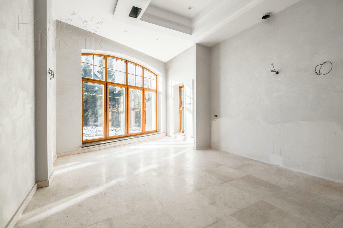 2-этажный коттедж 1 000 м² с отделкой