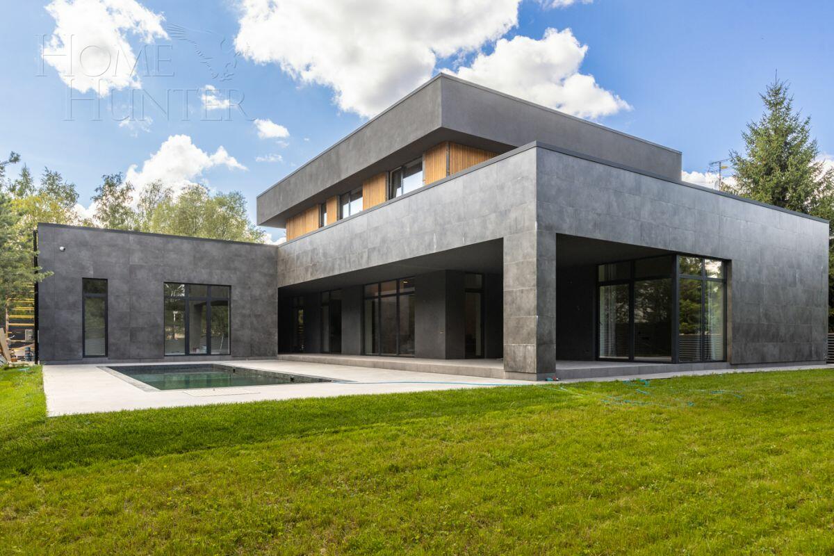 2-этажный коттедж 500 м² с отделкой
