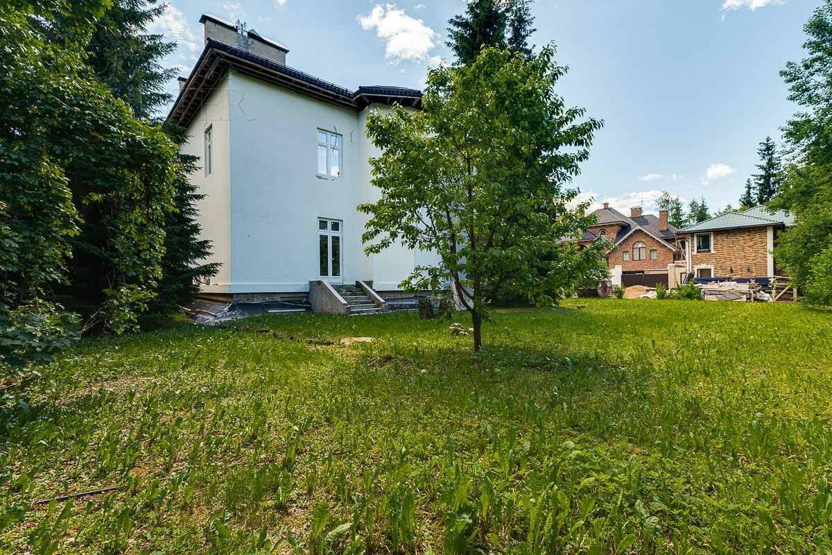 2-этажный коттедж 893 м² с отделкой