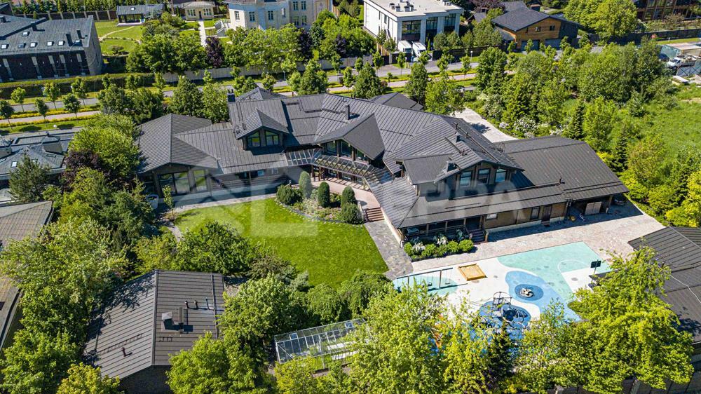 2-этажный коттедж 1 500 м² с отделкой