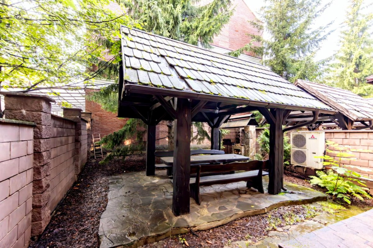 2-этажный таунхаус 320 м² с отделкой