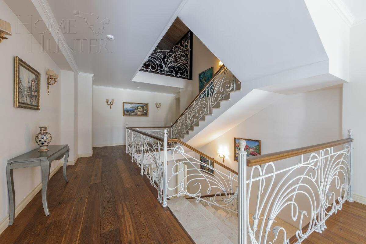 2-этажный коттедж 760 м² с отделкой