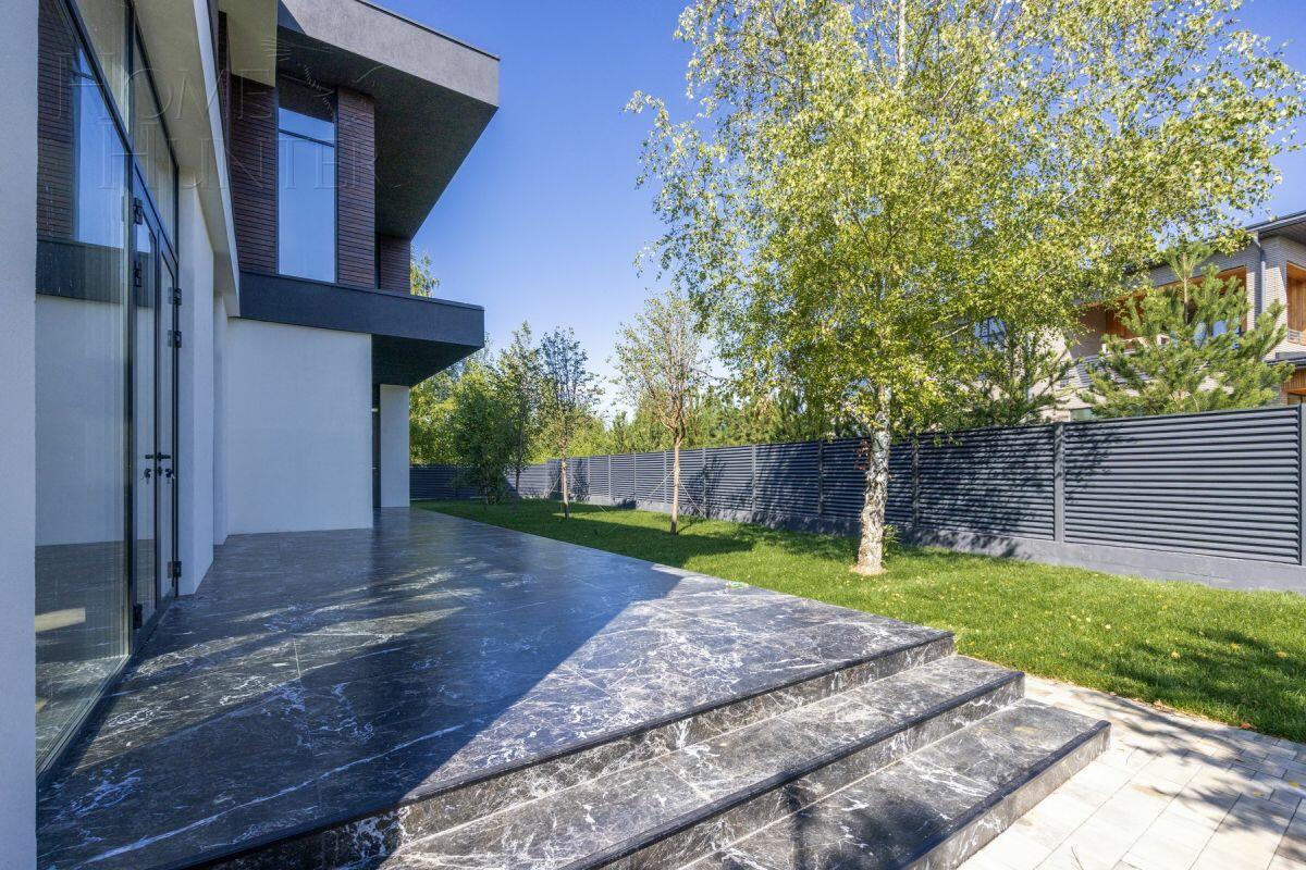 2-этажный коттедж 580 м² без отделки