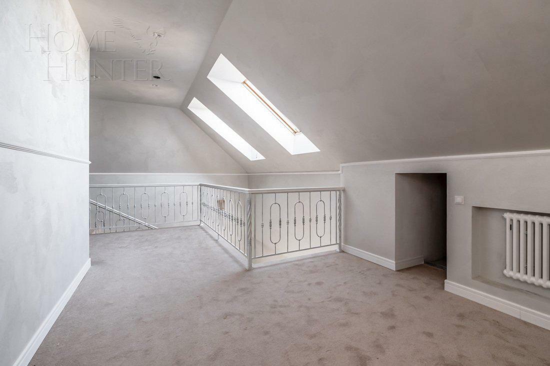 2-этажный коттедж 1 000 м² с отделкой