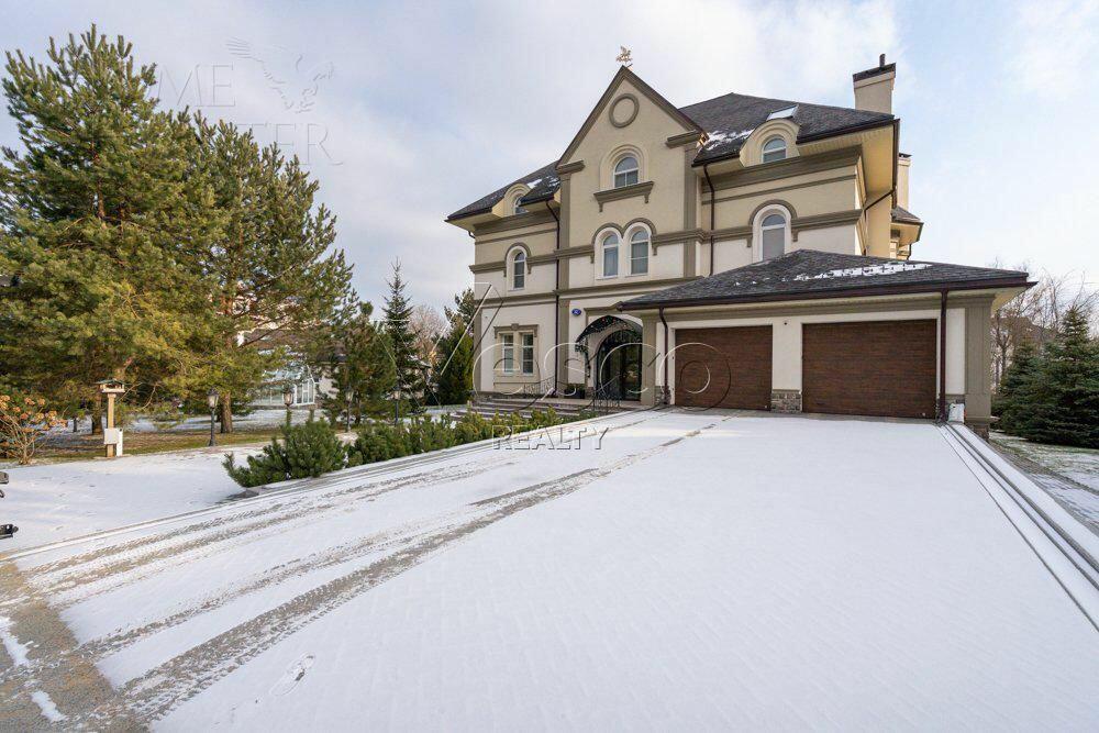 2-этажный коттедж 935 м² с отделкой