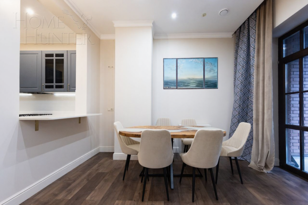 2-этажный таунхаус 320 м² с отделкой