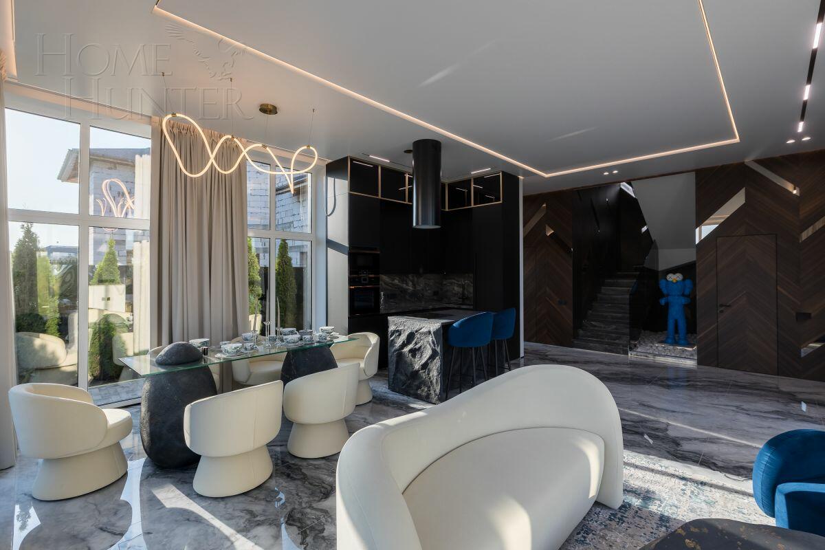 2-этажный коттедж 250 м² с отделкой