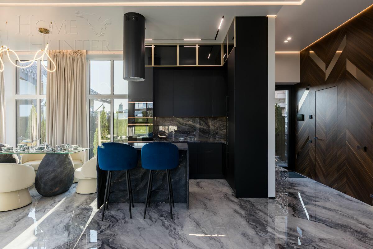 2-этажный коттедж 250 м² с отделкой