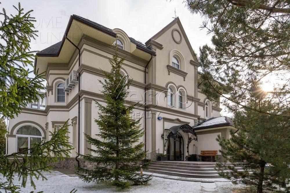 2-этажный коттедж 935 м² с отделкой