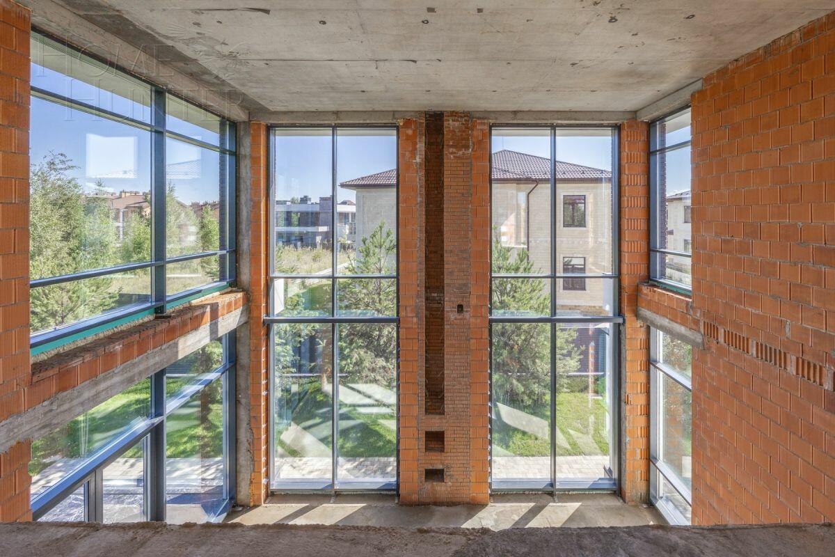 2-этажный коттедж 580 м² без отделки