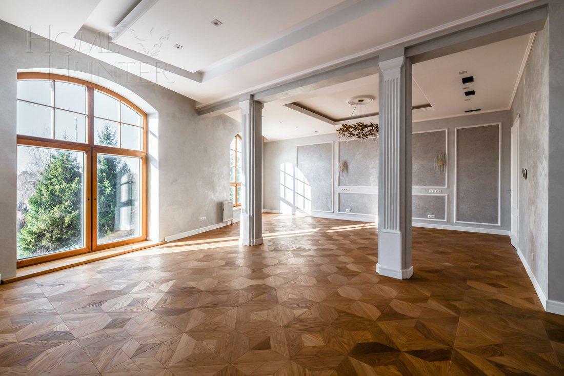 2-этажный коттедж 1 000 м² с отделкой