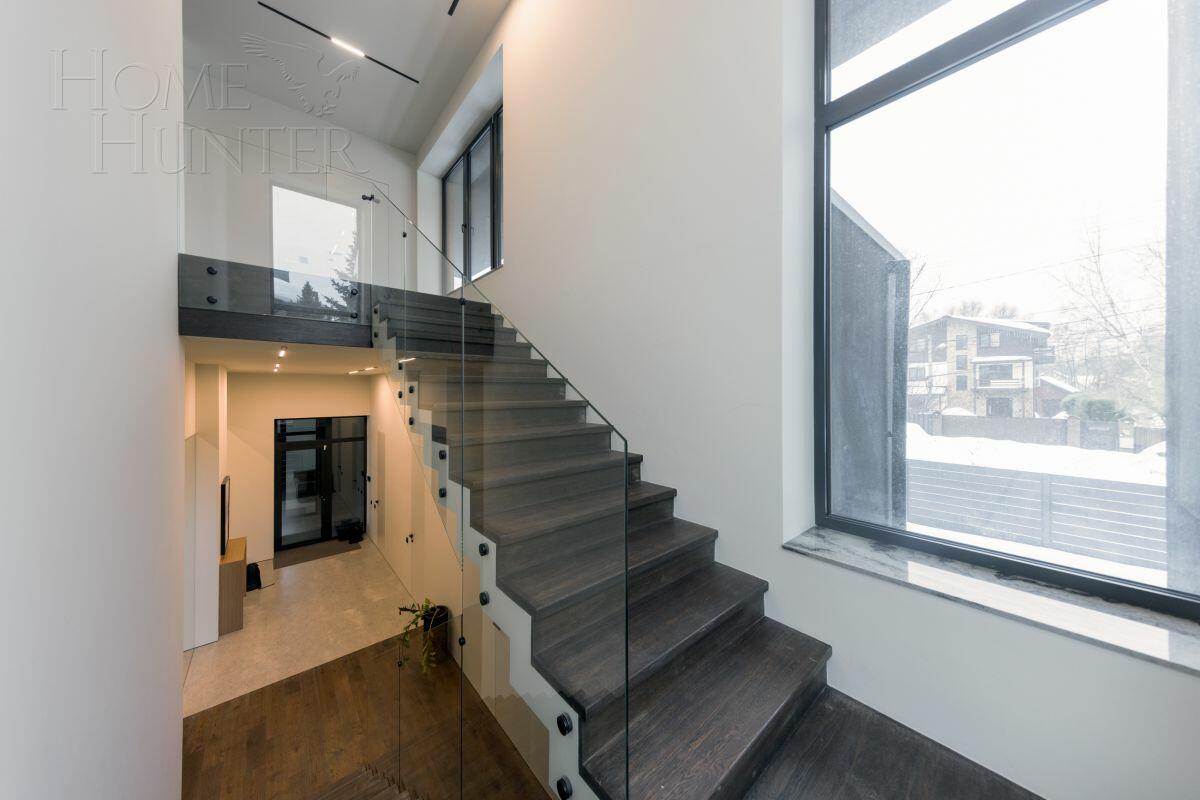 2-этажный коттедж 500 м² с отделкой