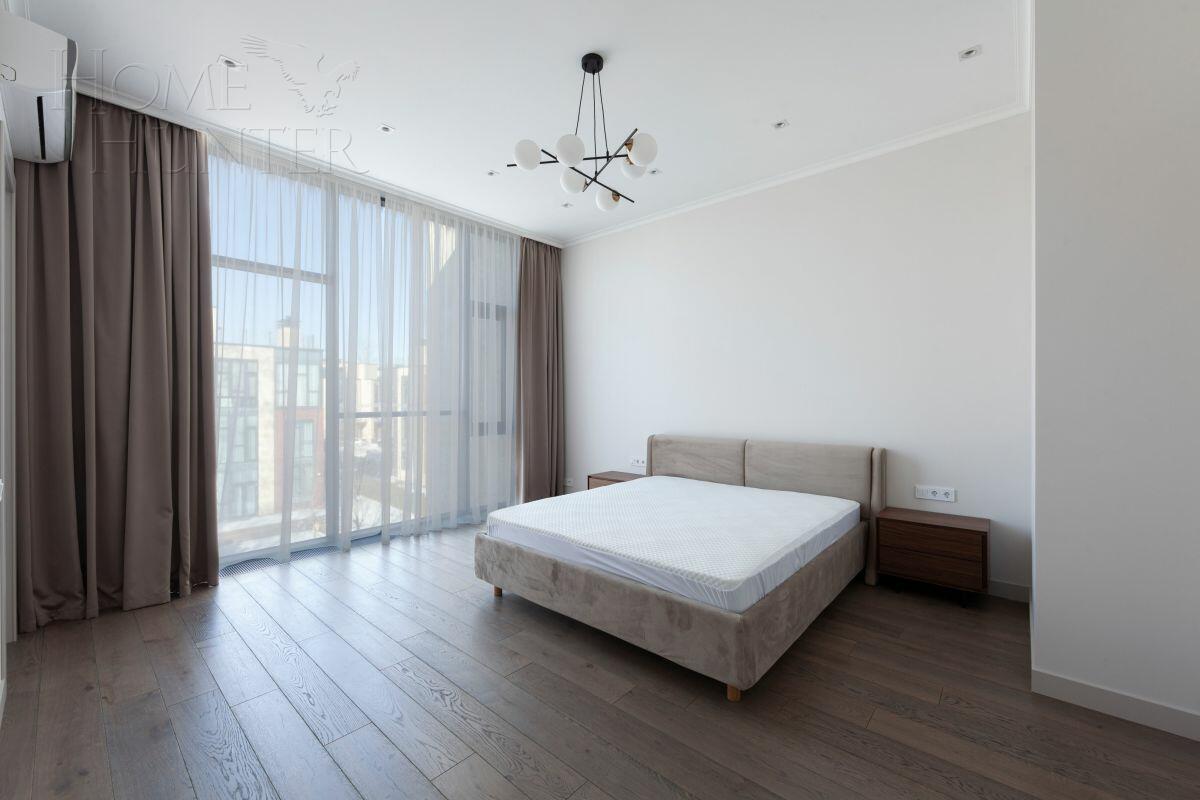 4-этажный таунхаус 278 м² с отделкой