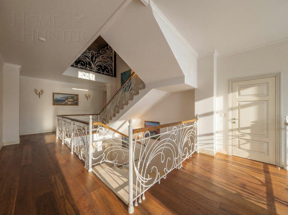 2-этажный коттедж 760 м² с отделкой