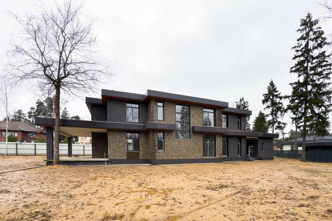 2-этажный коттедж 360 м² без отделки