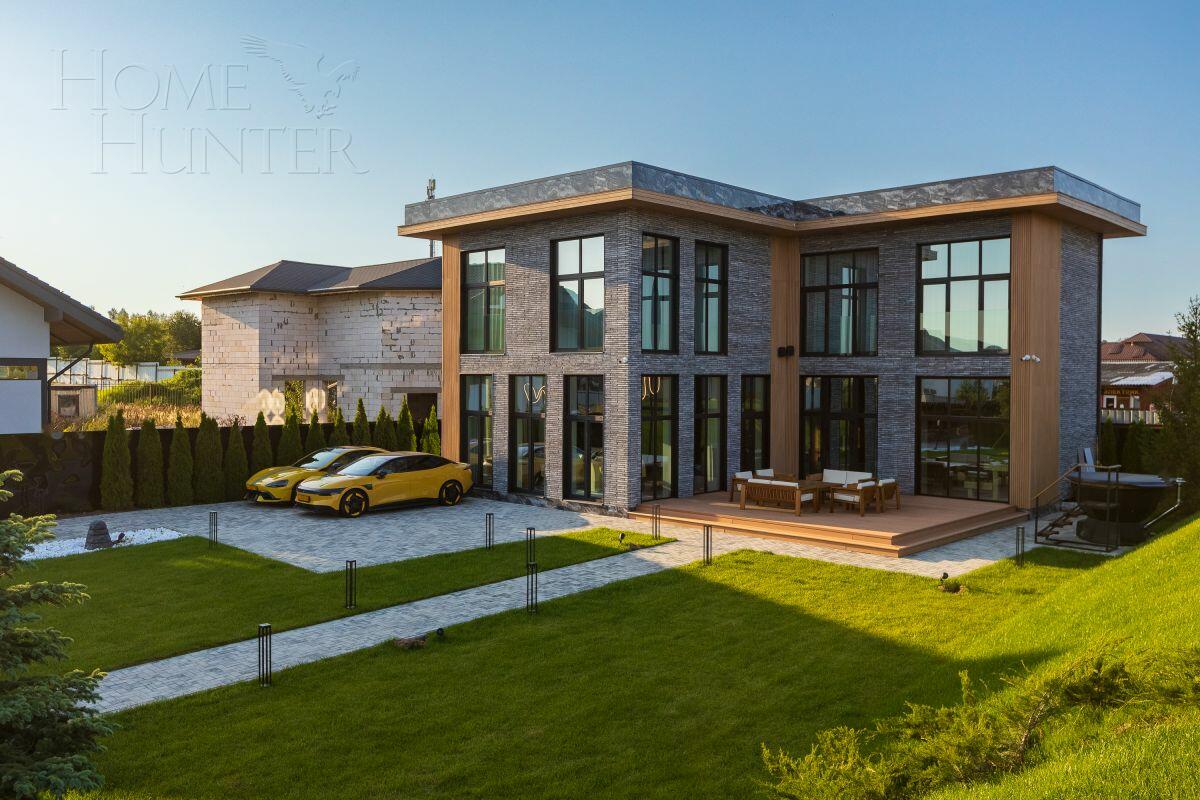 2-этажный коттедж 250 м² с отделкой