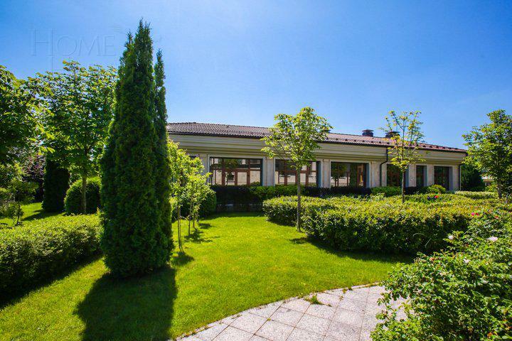 2-этажный коттедж 1 110 м² с отделкой