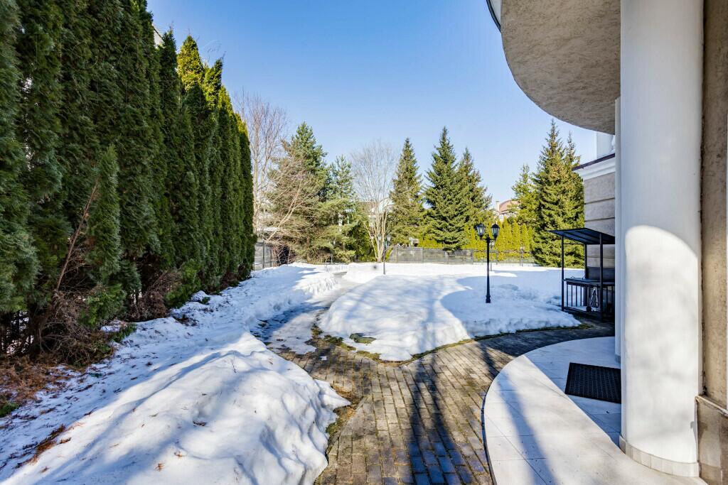 3-этажный коттедж 556 м² с отделкой