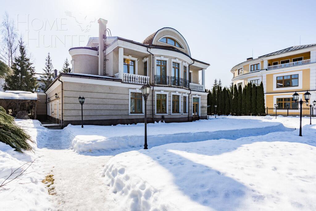 3-этажный коттедж 556 м² с отделкой