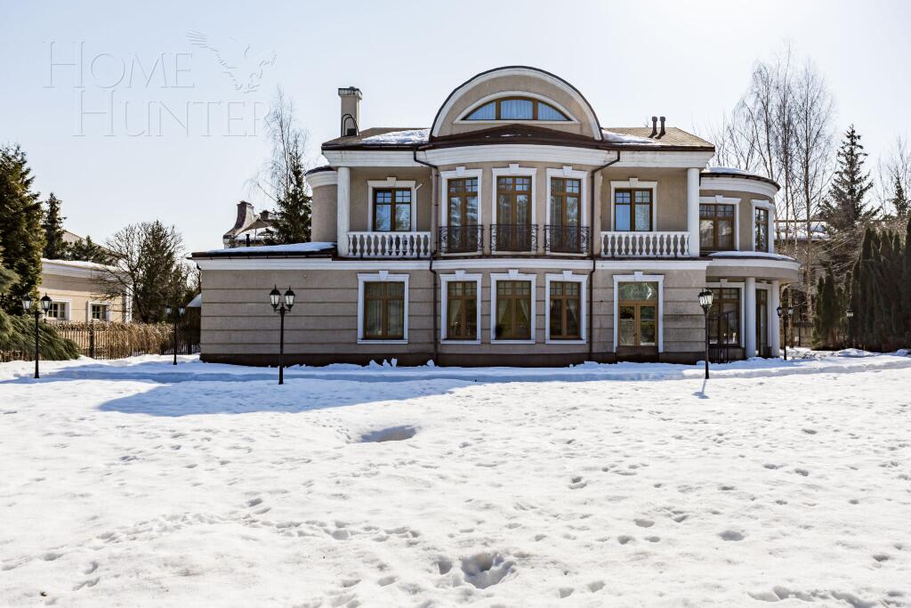 3-этажный коттедж 556 м² с отделкой