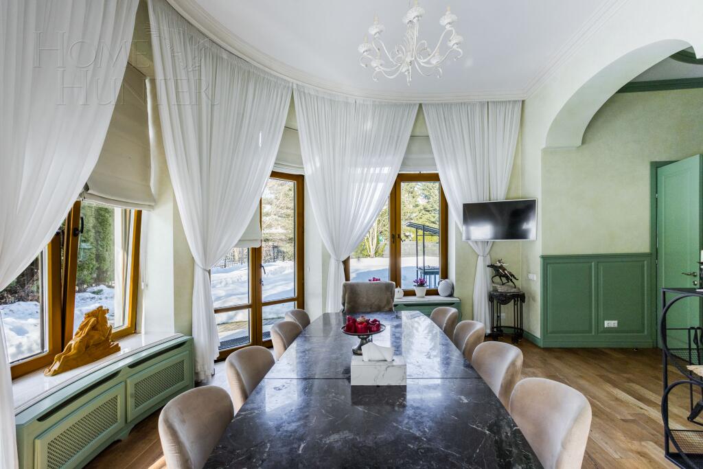 3-этажный коттедж 556 м² с отделкой