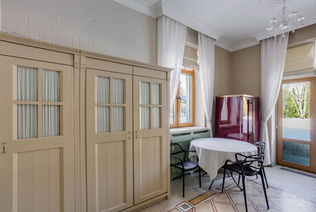 3-этажный коттедж 556 м² с отделкой