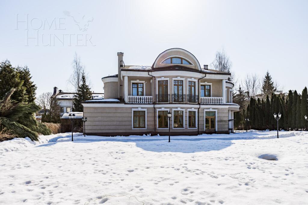 3-этажный коттедж 556 м² с отделкой