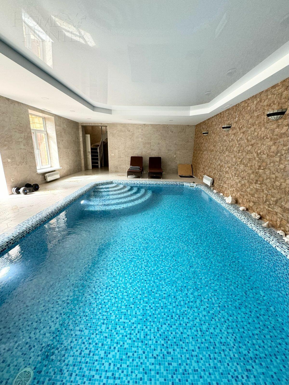 3-этажный коттедж 800 м² с отделкой