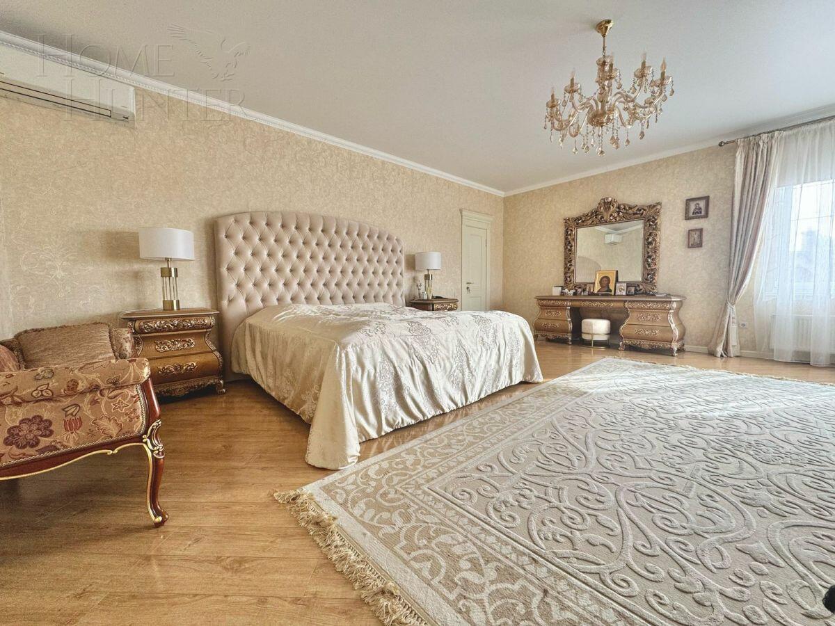 3-этажный коттедж 800 м² с отделкой