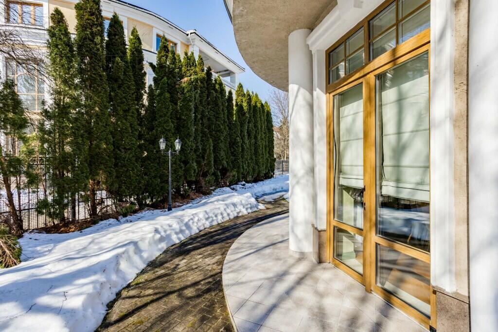 3-этажный коттедж 556 м² с отделкой