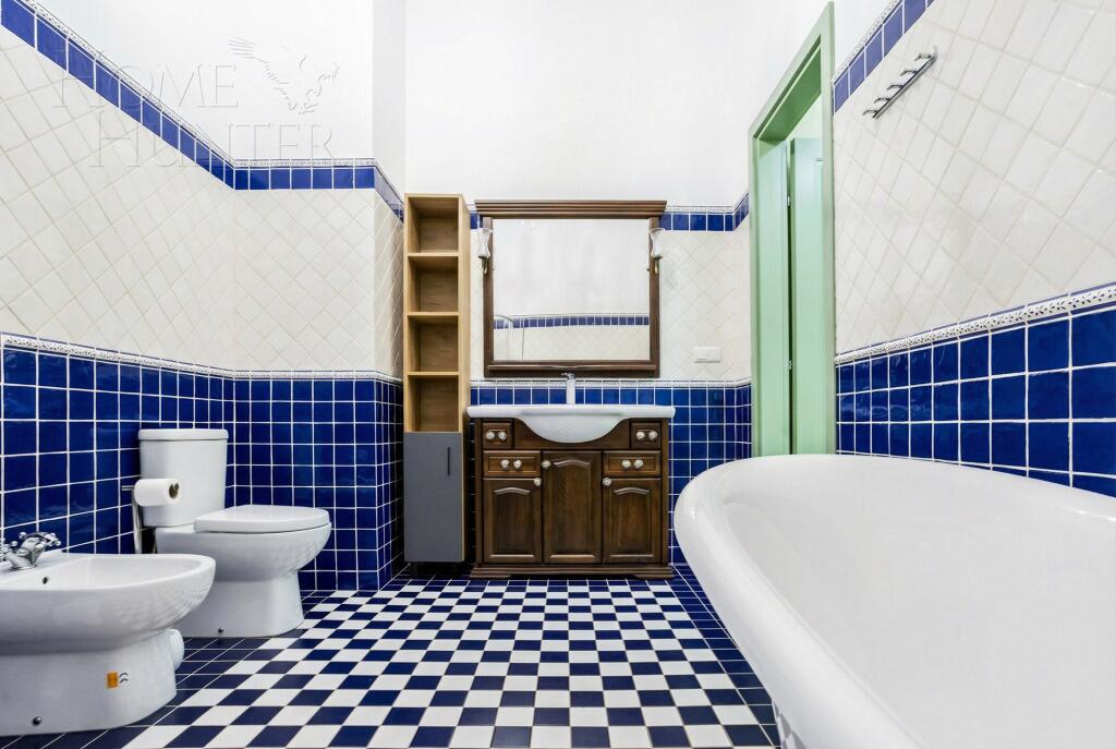 3-этажный коттедж 556 м² с отделкой