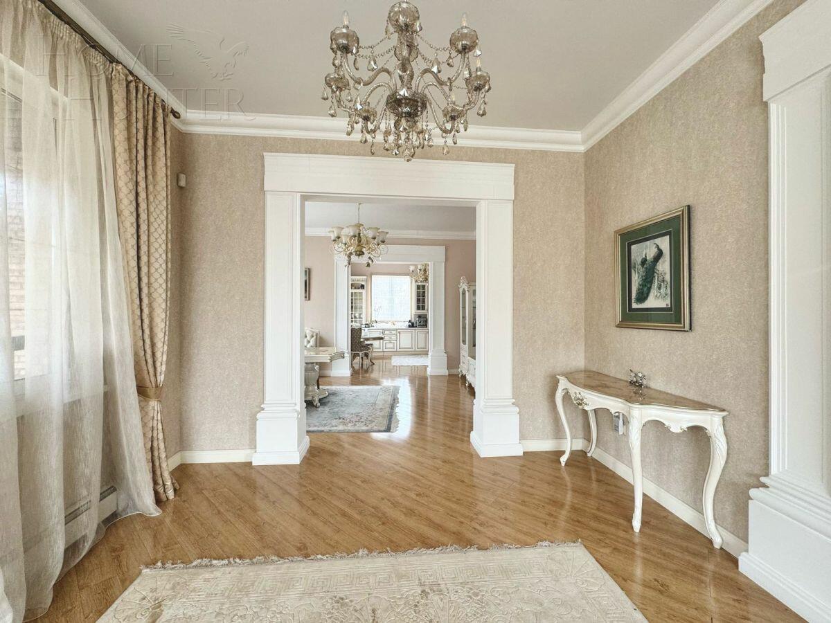 3-этажный коттедж 800 м² с отделкой