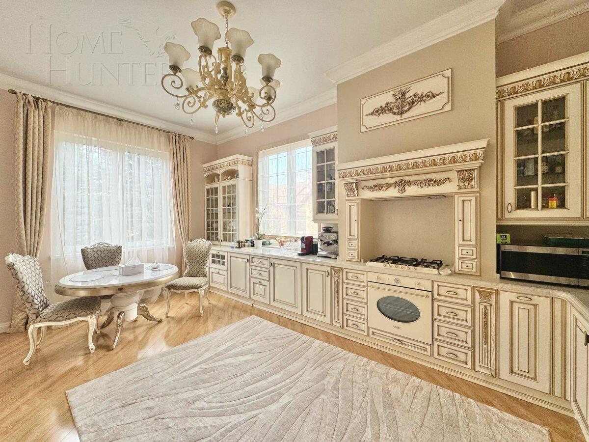 3-этажный коттедж 800 м² с отделкой