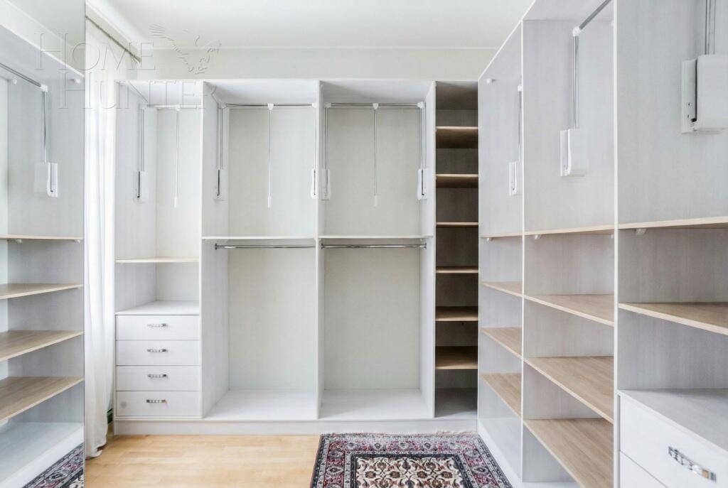 3-этажный коттедж 556 м² с отделкой