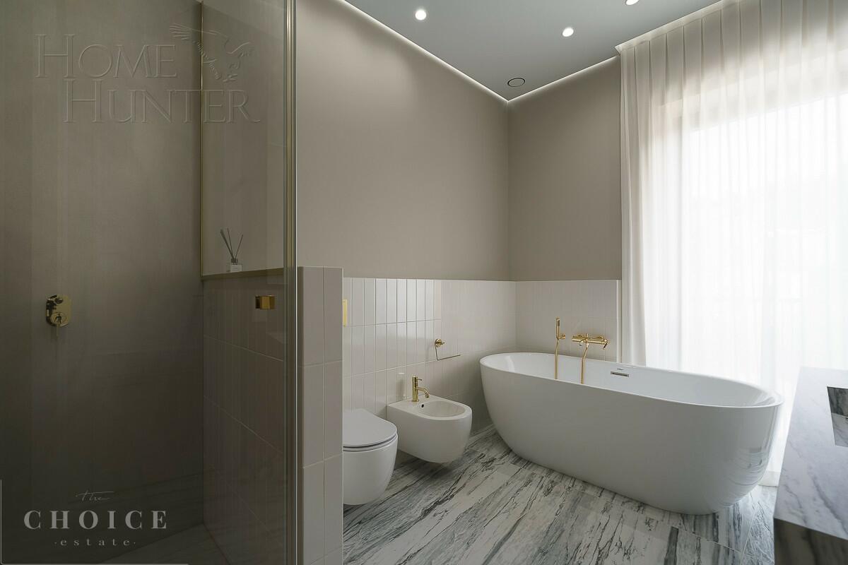 2-этажный коттедж 500 м² с отделкой