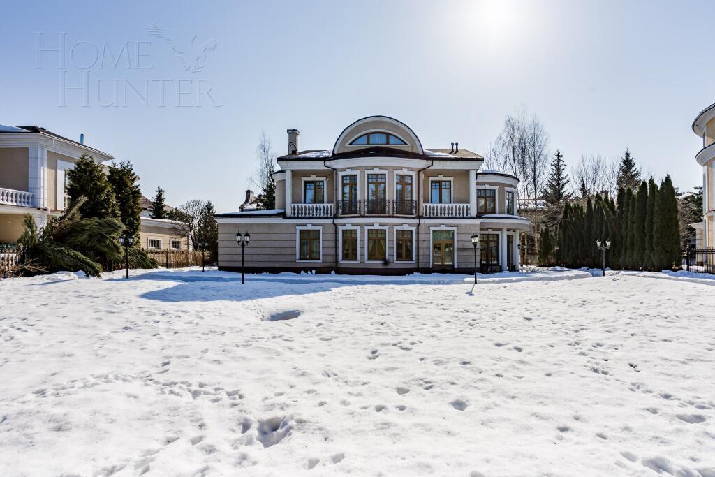 3-этажный коттедж 556 м² с отделкой