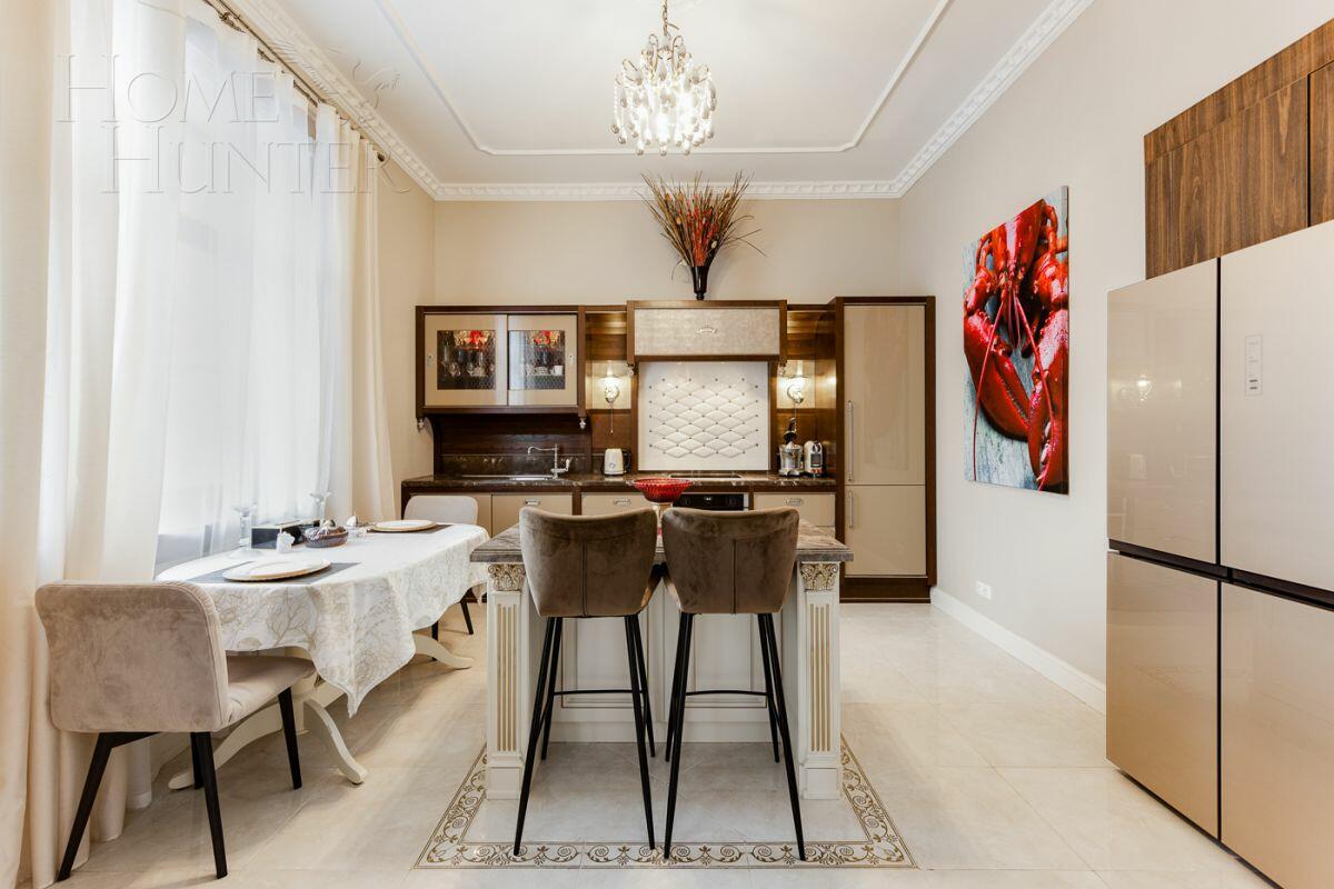 2-этажный коттедж 300 м² с отделкой