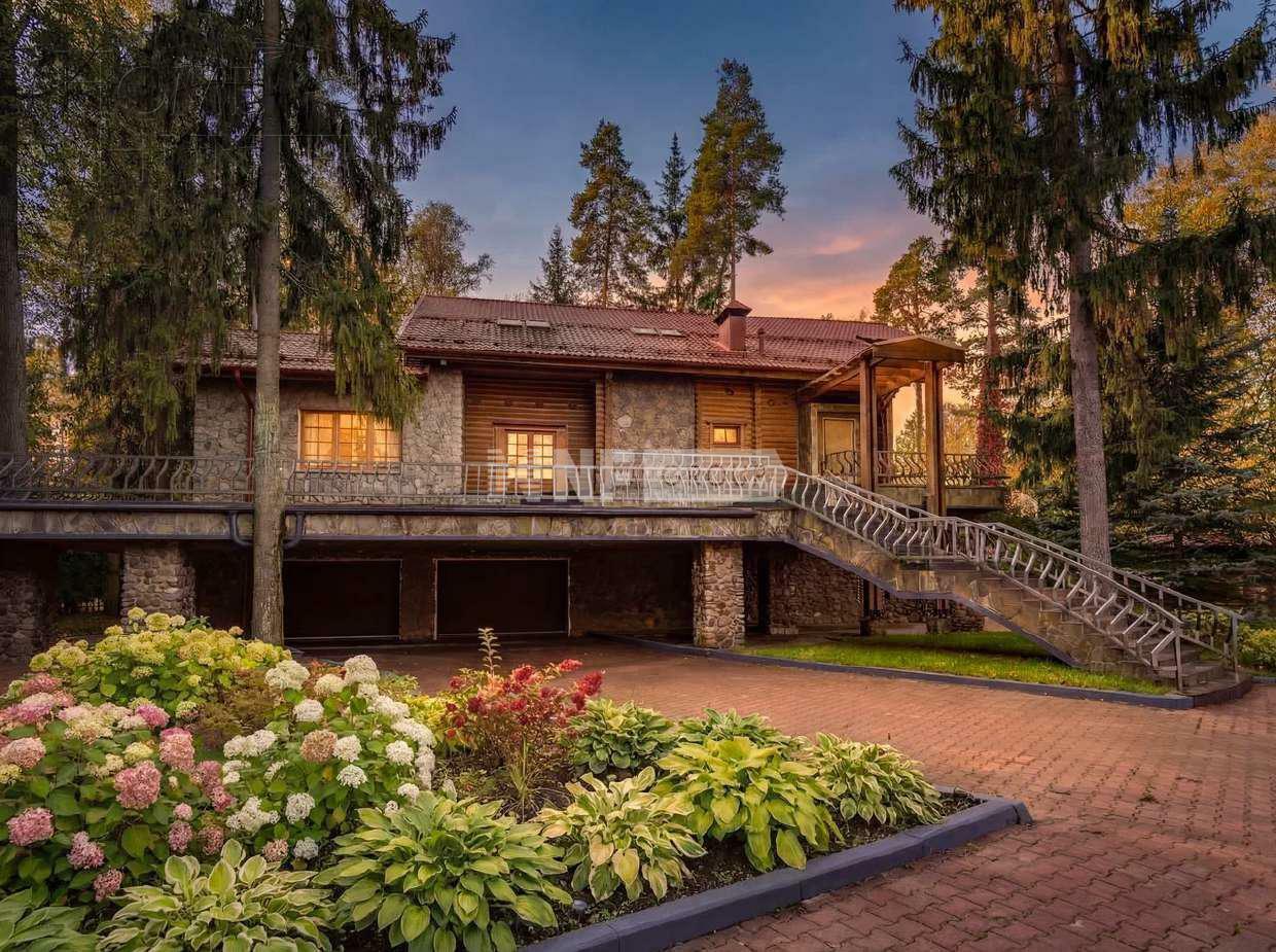 2-этажный коттедж 725 м² с отделкой