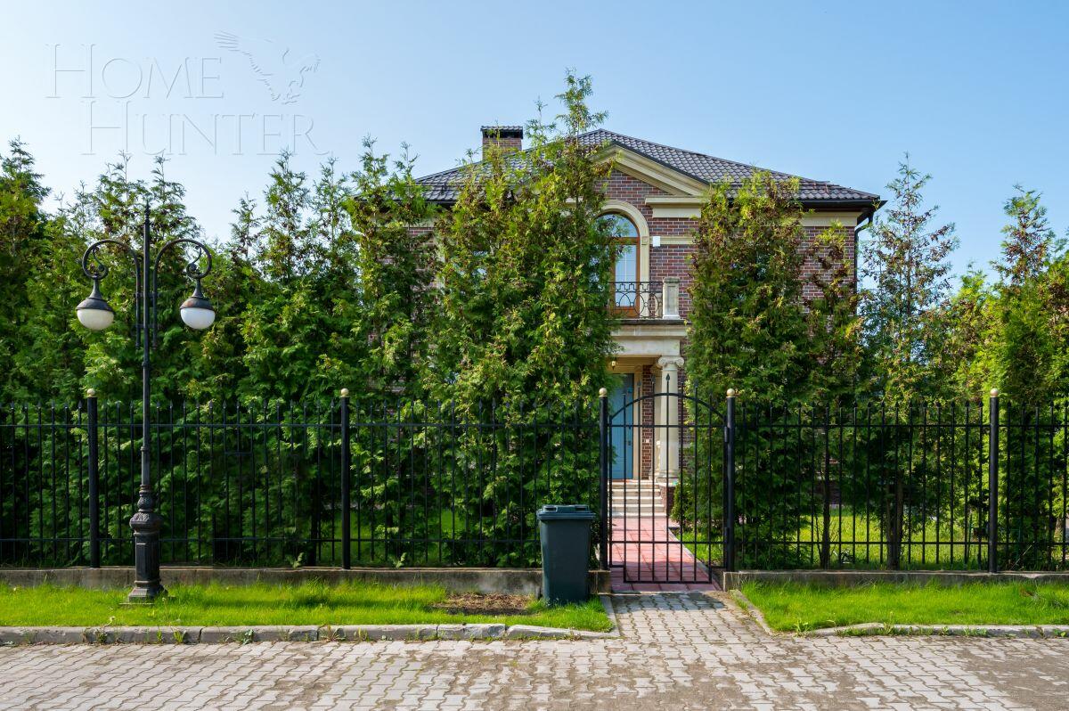 2-этажный коттедж 300 м² с отделкой