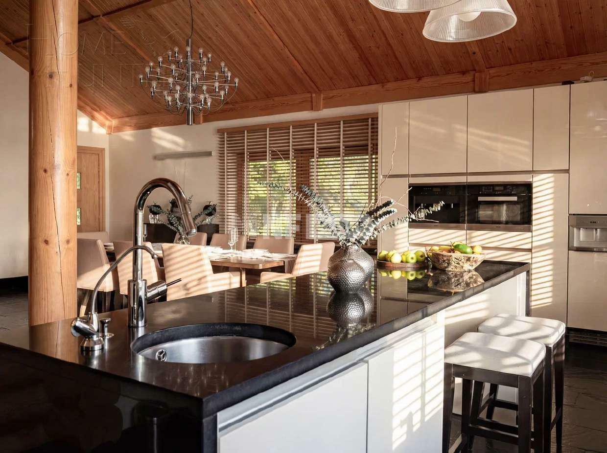 2-этажный коттедж 725 м² с отделкой