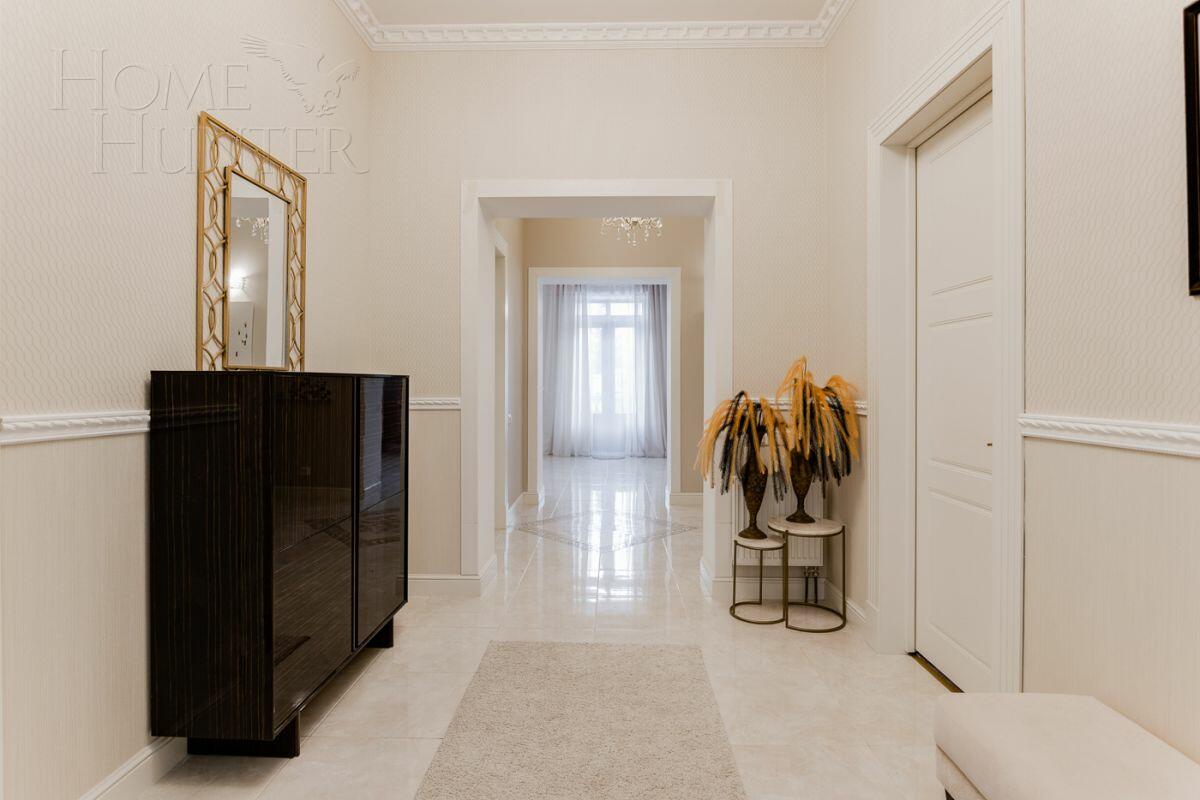 2-этажный коттедж 300 м² с отделкой