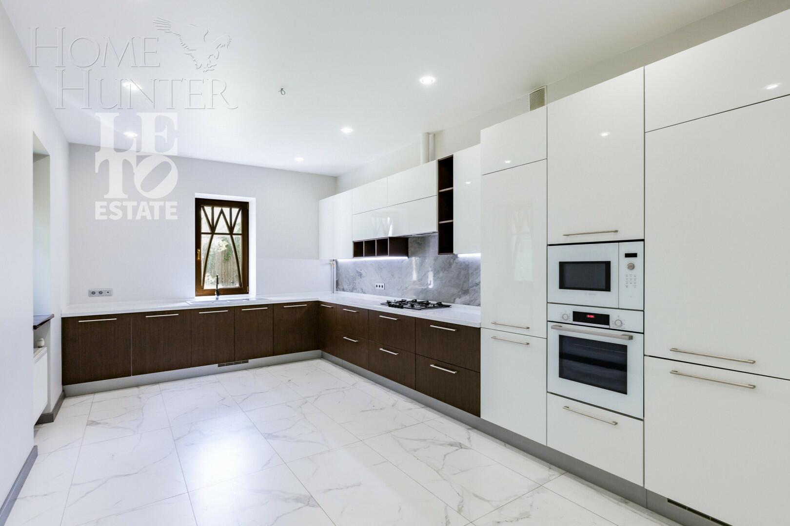 2-этажный коттедж 500 м² с отделкой