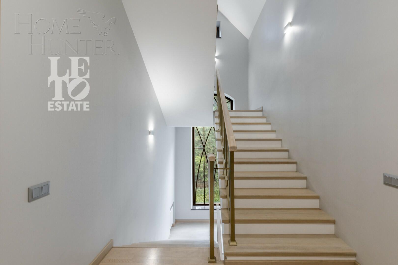 2-этажный коттедж 500 м² с отделкой