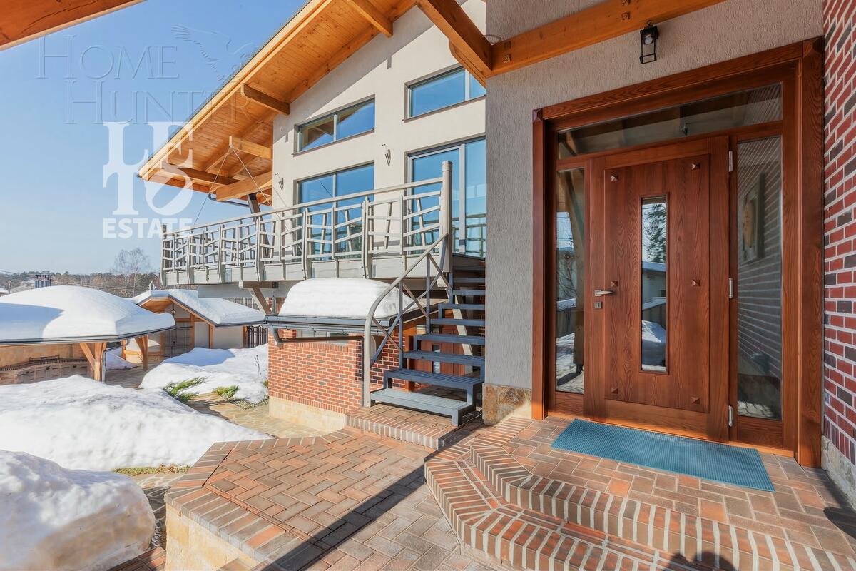 3-этажный коттедж 287.8 м² с отделкой