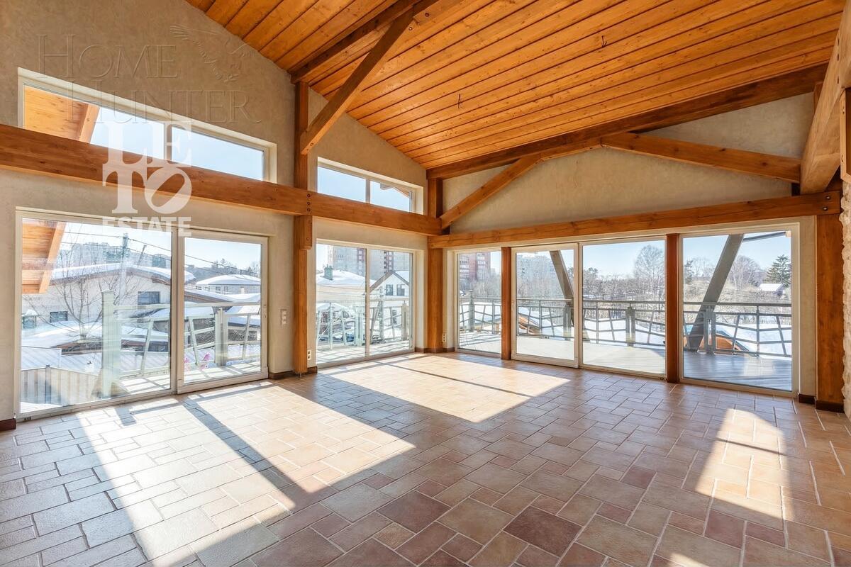 3-этажный коттедж 287.8 м² с отделкой