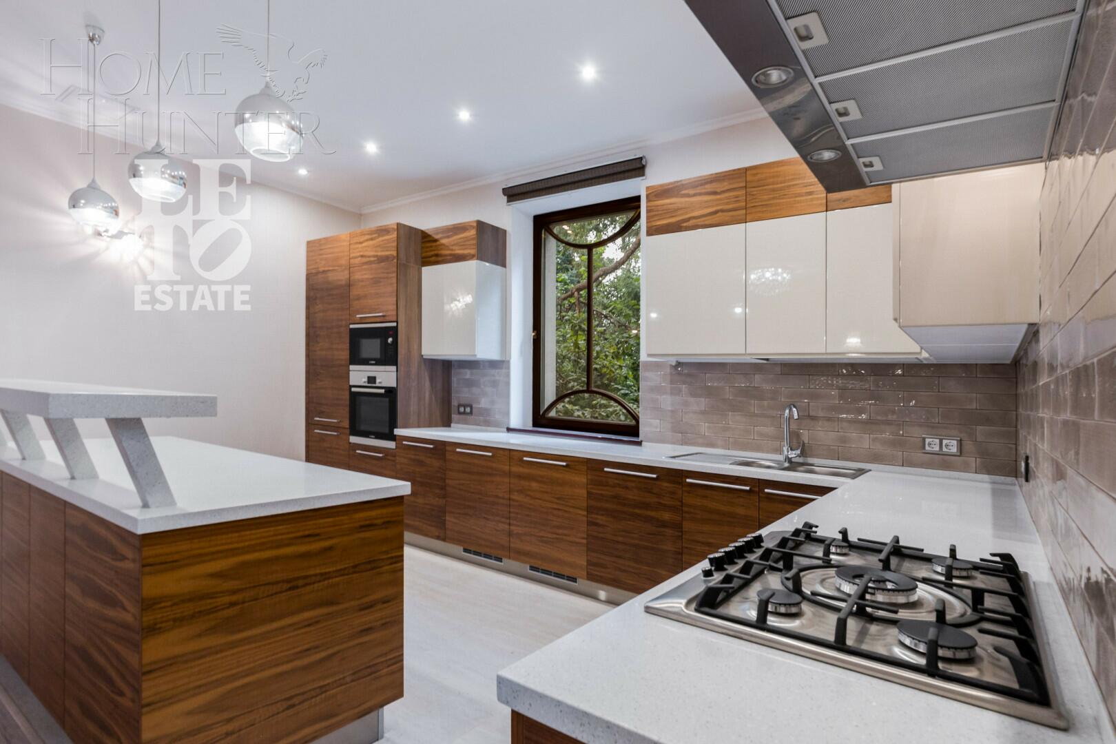 2-этажный коттедж 607 м² с отделкой