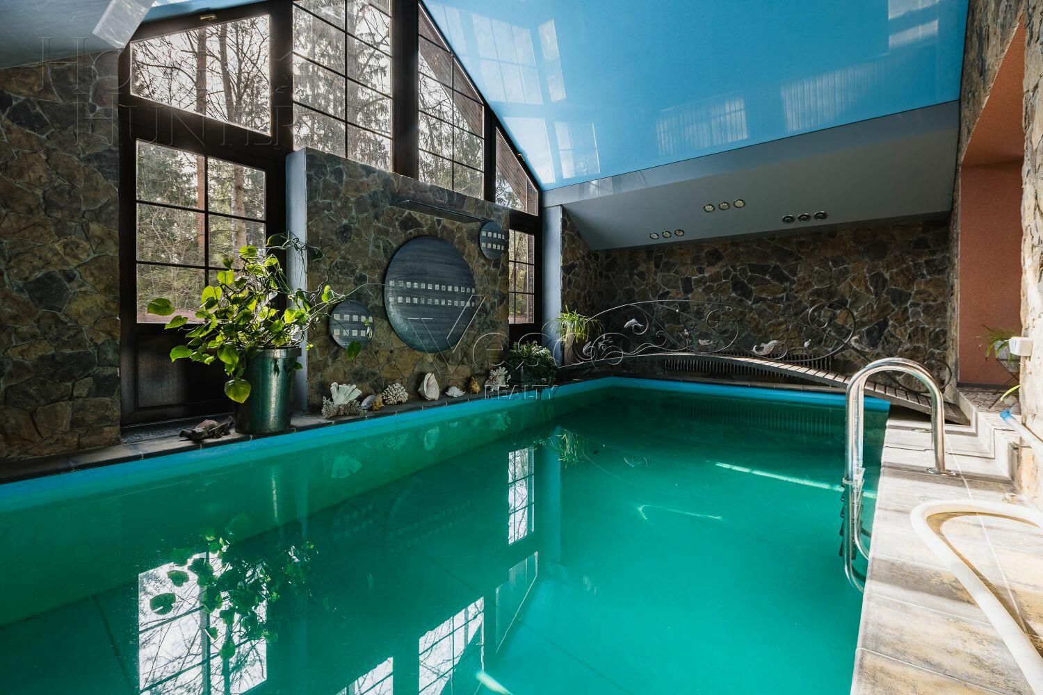 2-этажный коттедж 450 м² с отделкой