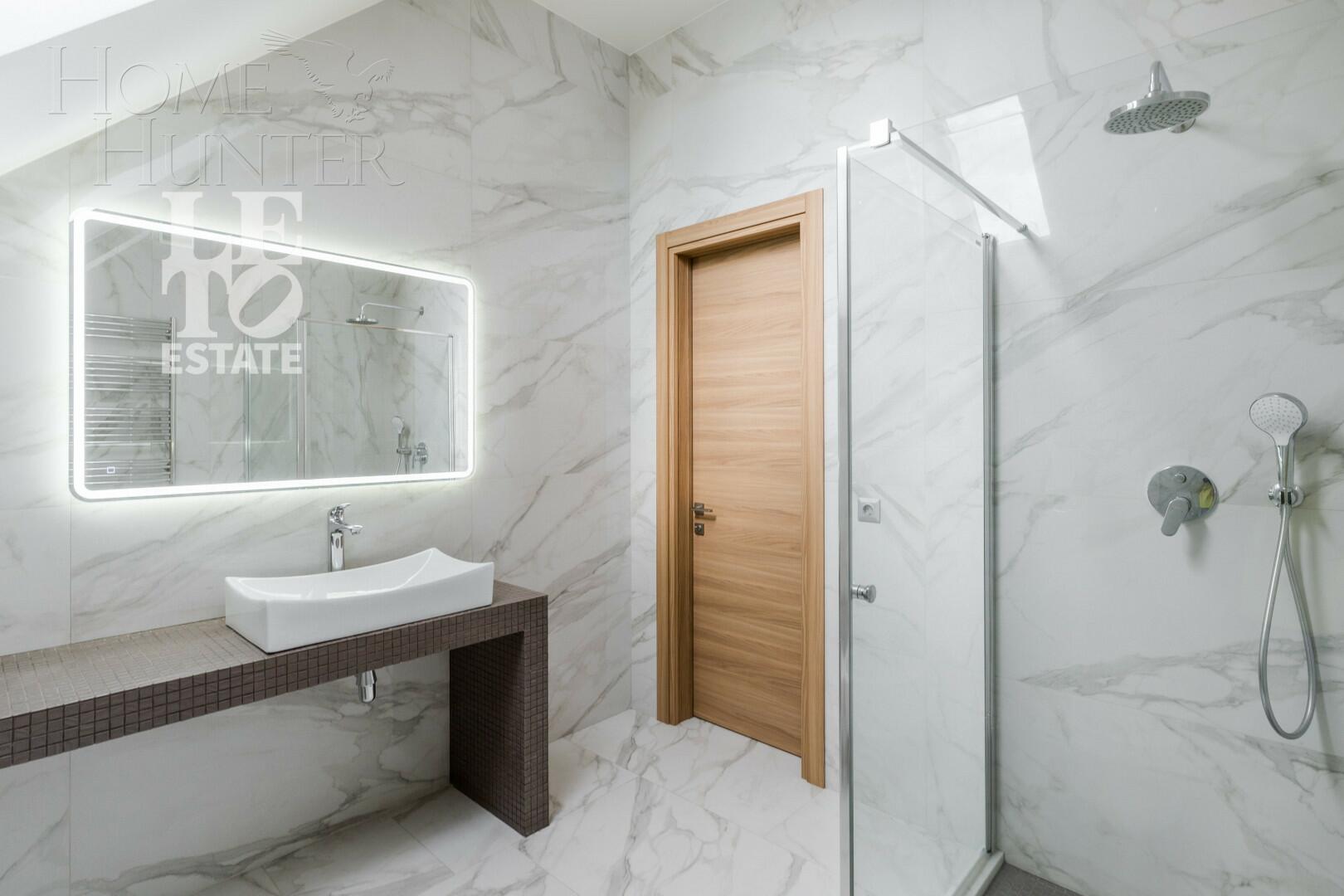 2-этажный коттедж 500 м² с отделкой